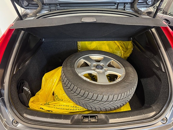 Volvo V40 9 of 25