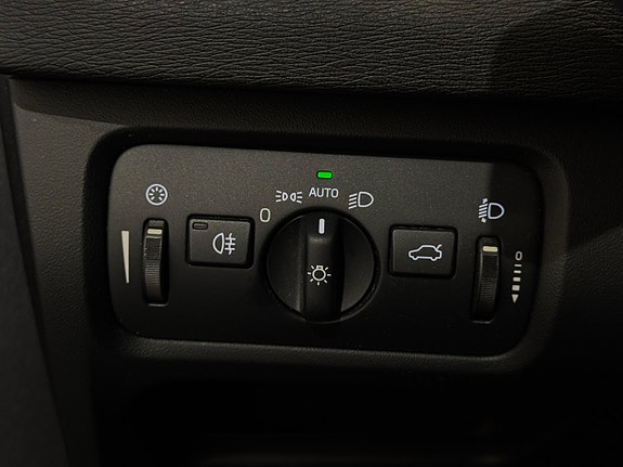 Volvo V40 22 of 25