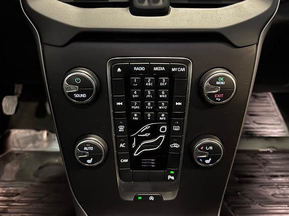 Volvo V40 20 of 25