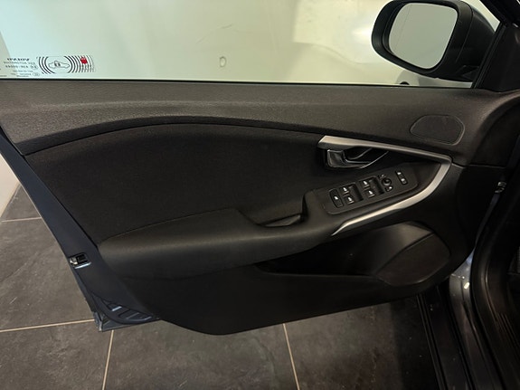 Volvo V40 10 of 25