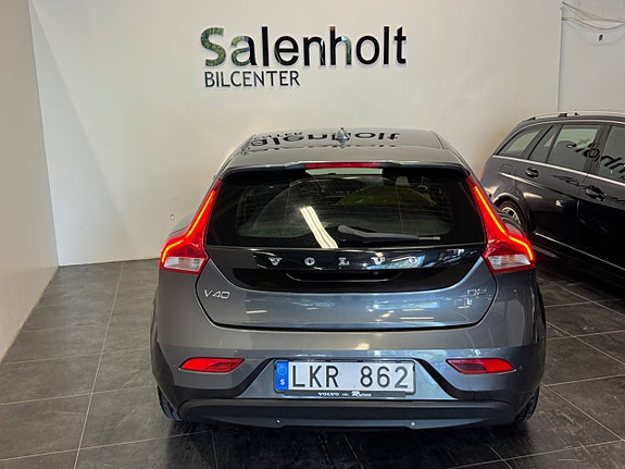 Volvo V40 7 of 25