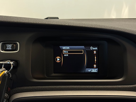 Volvo V40 18 of 25