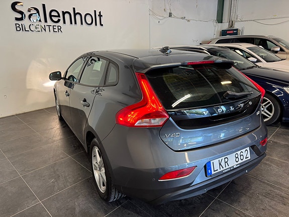 Volvo V40 8 of 25