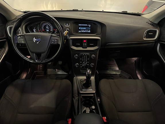 Volvo V40 15 of 25
