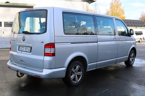 Volkswagen Caravelle 5 of 6