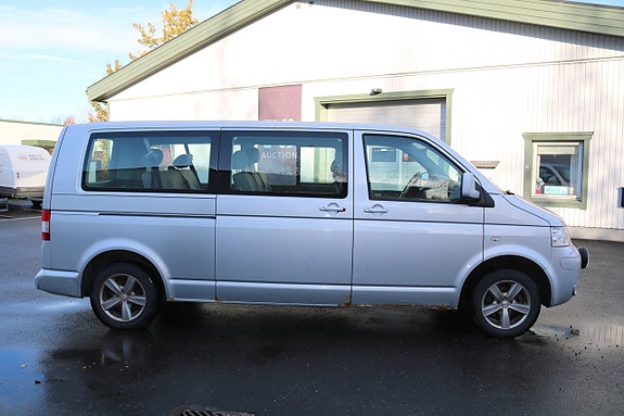 Volkswagen Caravelle 4 of 6