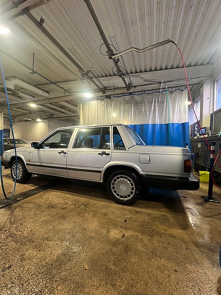 Volvo 740 4 of 8
