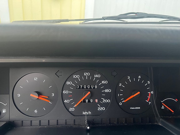 Volvo 740 6 of 8