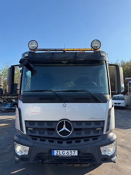 MB Arocs 3243, 8x4, Betongbil, Ny servad, Mkt. fint skick! 2 of 12