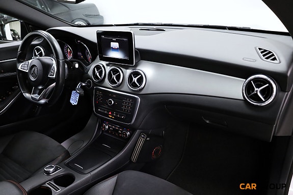 Mercedes-Benz CLA200 12 of 22