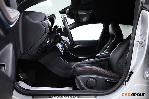 Mercedes-Benz CLA200 13 of 22
