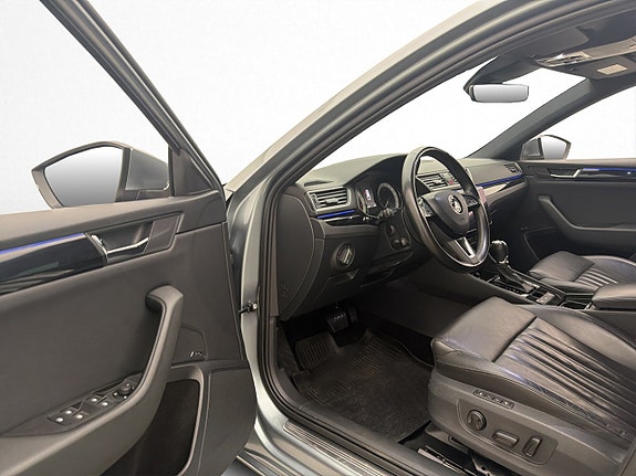 Skoda Superb 12 of 30