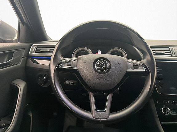 Skoda Superb 16 of 30