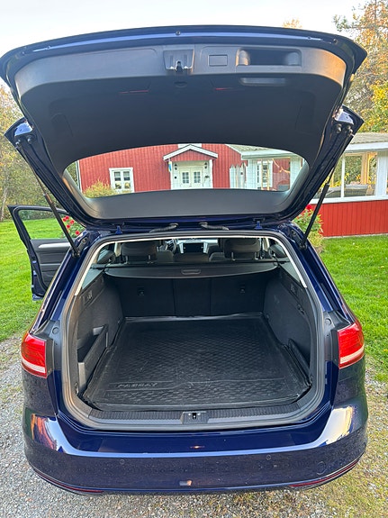 Volkswagen Passat 8 of 13