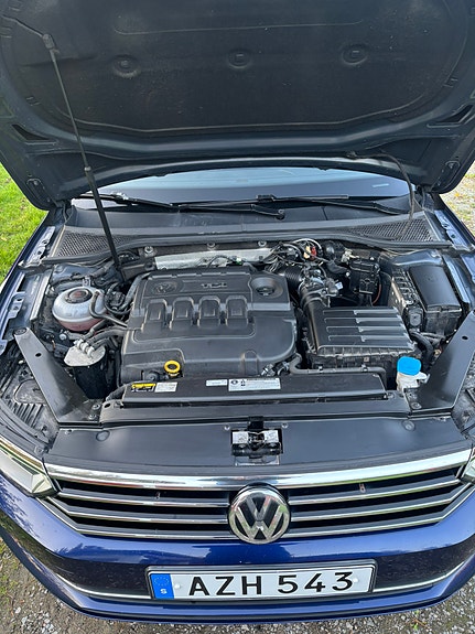 Volkswagen Passat 11 of 13