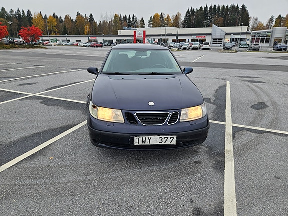 Saab 9-5 2 of 5