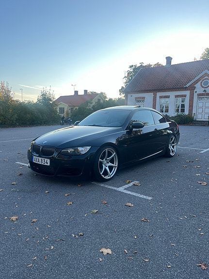 BMW 335i 2 of 9