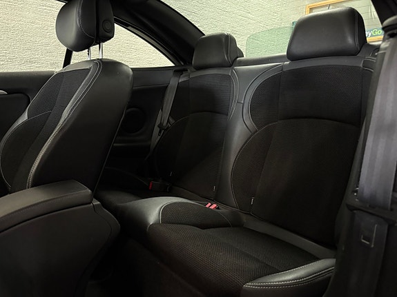 Renault Megane 19 of 21
