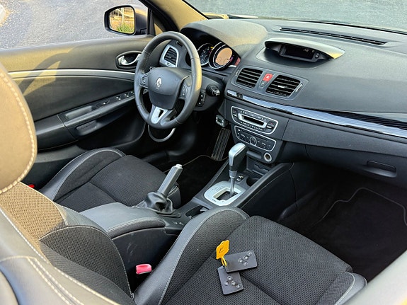 Renault Megane 21 of 21