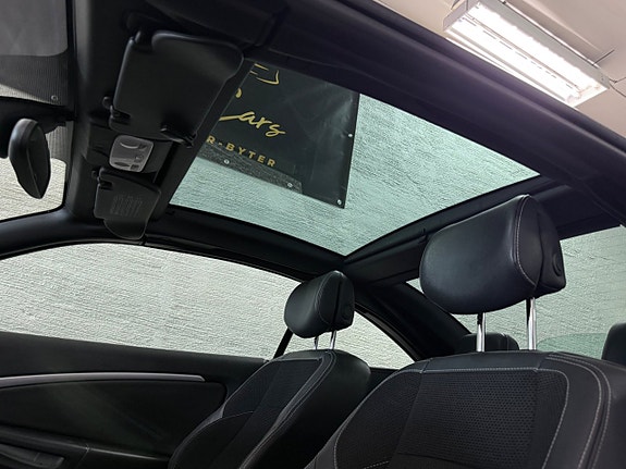 Renault Megane 17 of 21