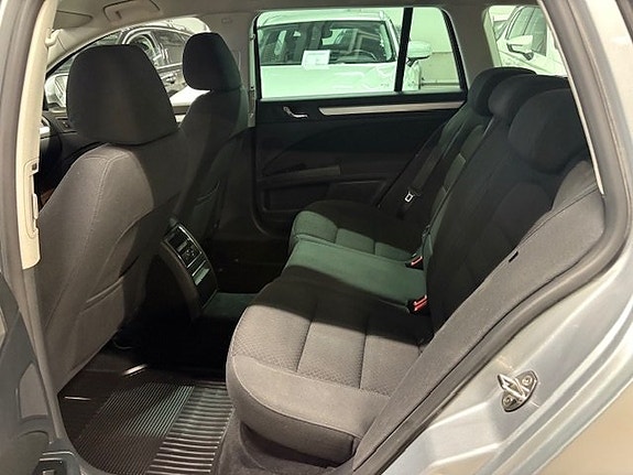 Skoda Superb 5 of 9