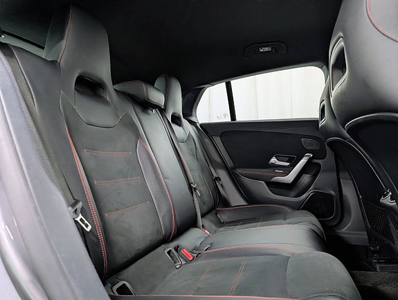 Mercedes-Benz CLA200 13 of 15