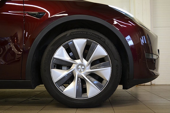 Tesla Model Y 8 of 22