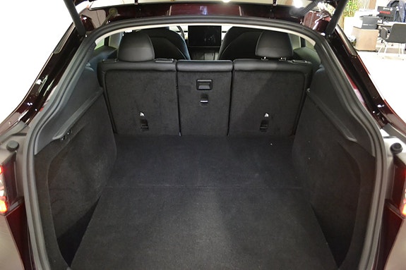 Tesla Model Y 20 of 22