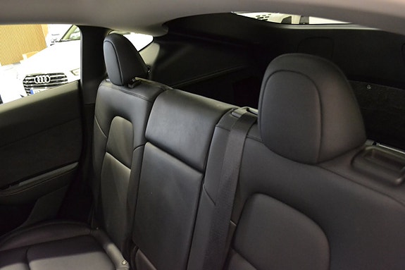 Tesla Model Y 13 of 22