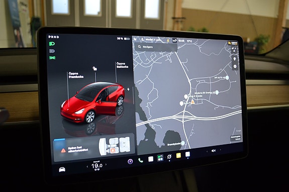 Tesla Model Y 18 of 22