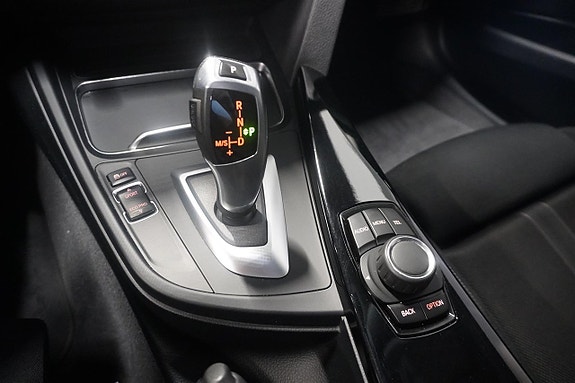 BMW 318d 14 of 16
