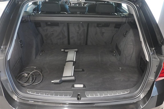BMW 318d 4 of 16