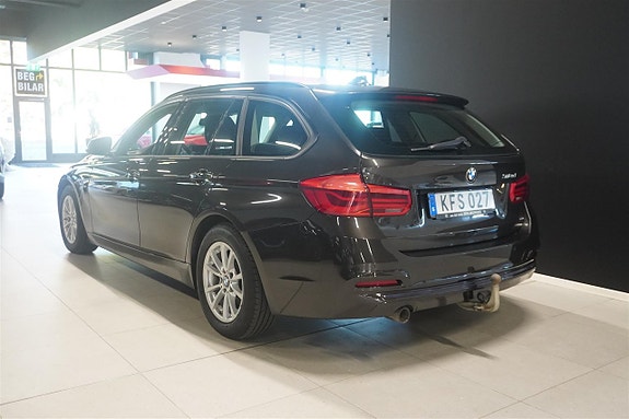 BMW 318d 3 of 16