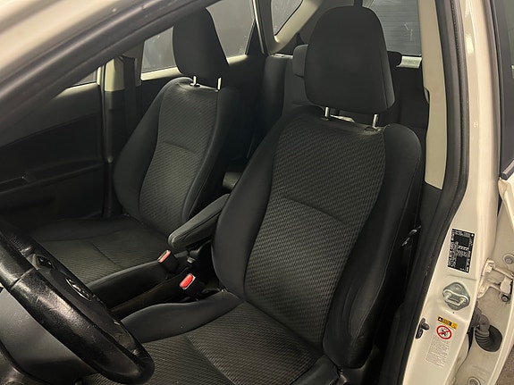 Toyota Verso-S 9 of 17