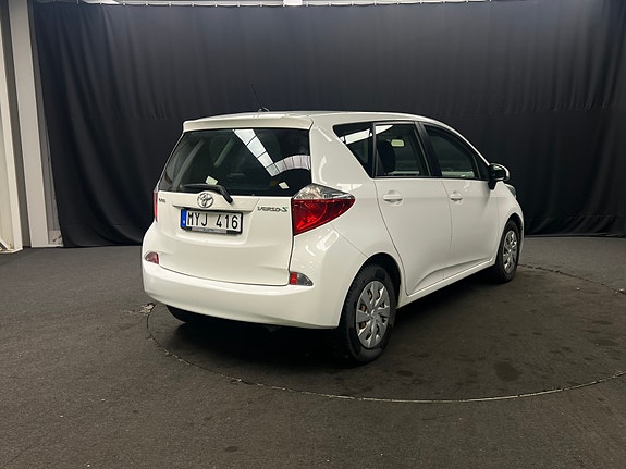 Toyota Verso-S 7 of 17
