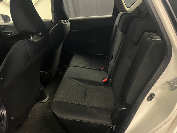 Toyota Verso-S 11 of 17