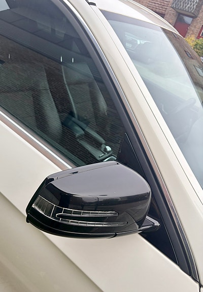 Mercedes-Benz E220 8 of 28