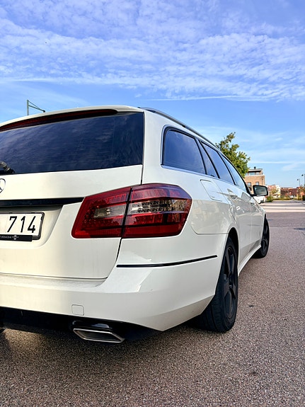 Mercedes-Benz E220 15 of 28