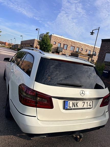 Mercedes-Benz E220 18 of 28