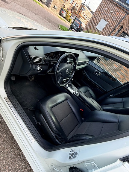 Mercedes-Benz E220 27 of 28