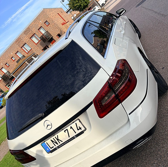 Mercedes-Benz E220 17 of 28