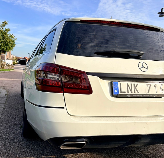 Mercedes-Benz E220 16 of 28