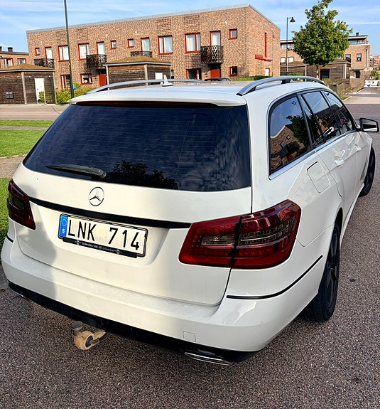 Mercedes-Benz E220 14 of 28