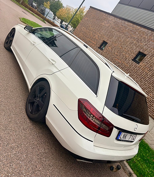 Mercedes-Benz E220 20 of 28