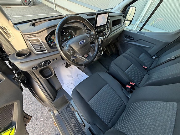 Ford Transit 26 of 30