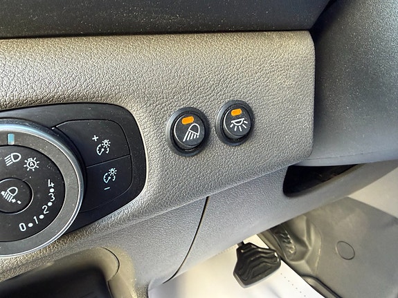 Ford Transit 28 of 30
