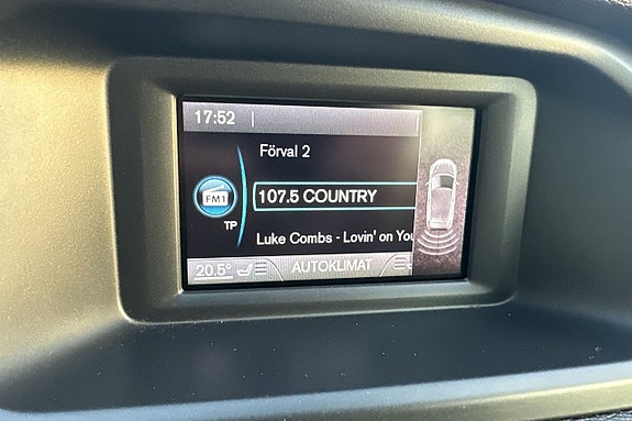 Volvo V40 26 of 28