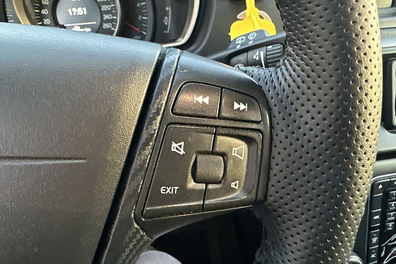Volvo V40 22 of 28