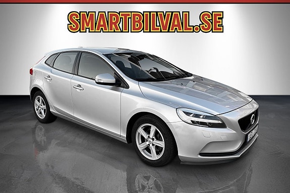 Volvo V40 8 of 28
