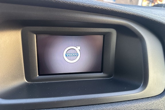 Volvo V40 25 of 28